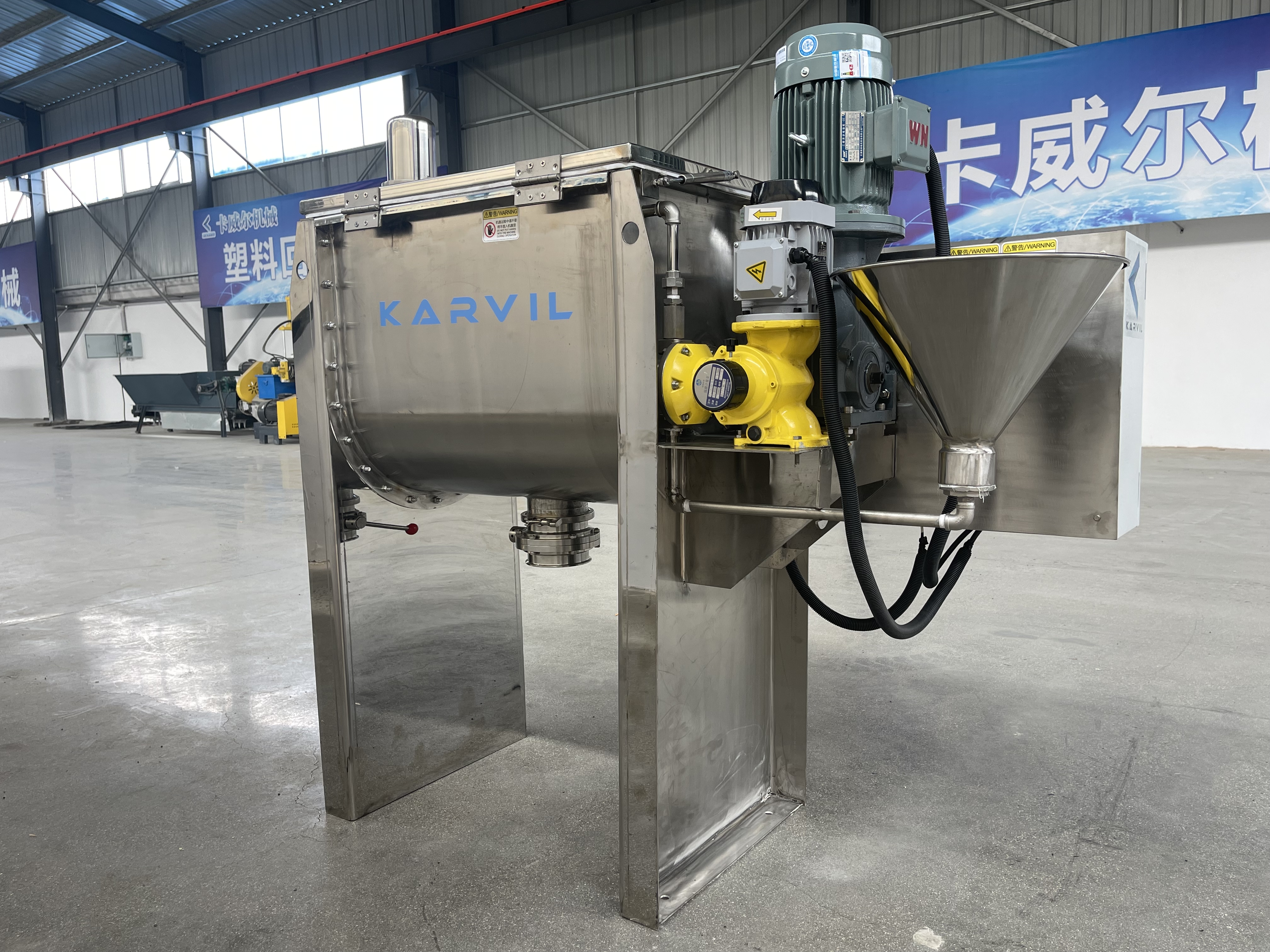 Mezclador de cinta de acero inoxidable: una inmersión profunda en la última oferta de Karvil Machinery
